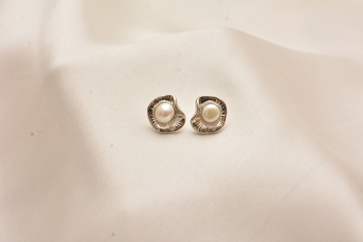 Pearl Embedded Studs