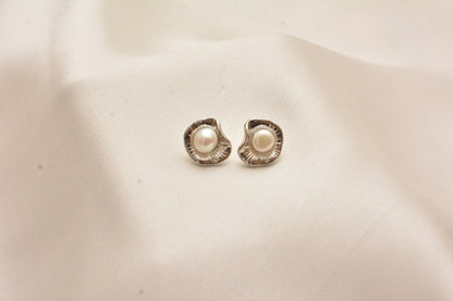 Pearl Embedded Studs