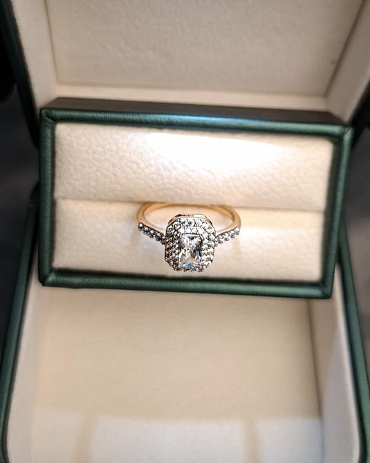 Gorgeous Zircon Ring