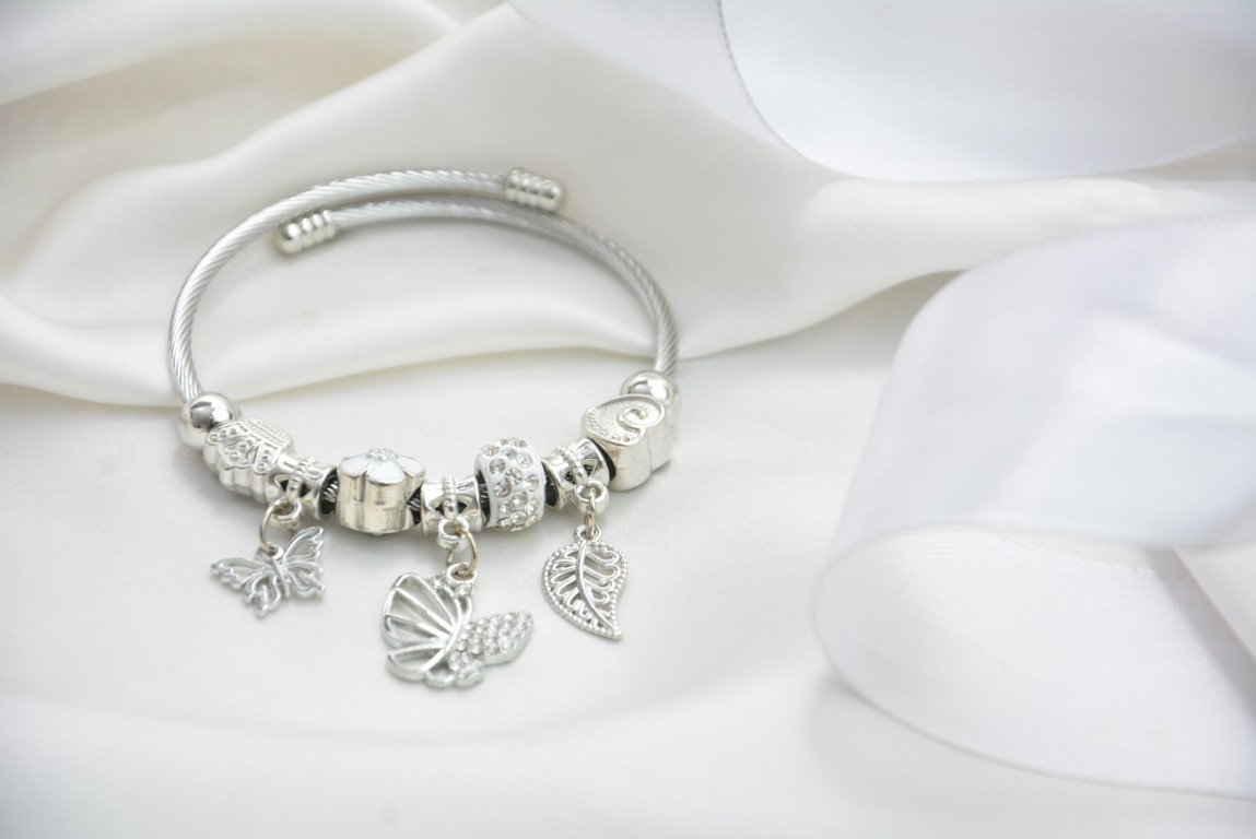 pandora butterfly charm bracelet